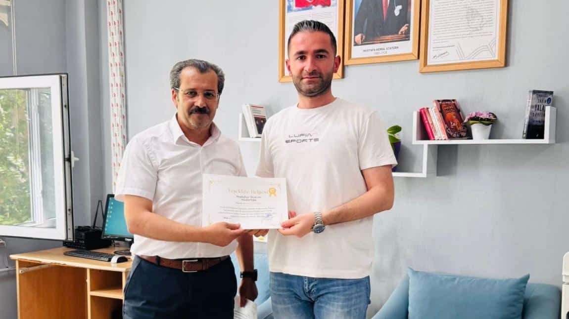 2024-2025 Eğitim Öğretim Yılında Öğretmenlere Başarı Belgesi